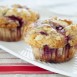 Himbeer-Macadamia Muffins mit weißer Schokolade