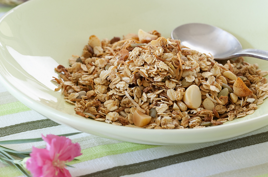 Knackiges Macadamia-Müsli zum Selbermachen