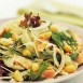 Salat mit Macadamias, Fenchel und Räucherlachs