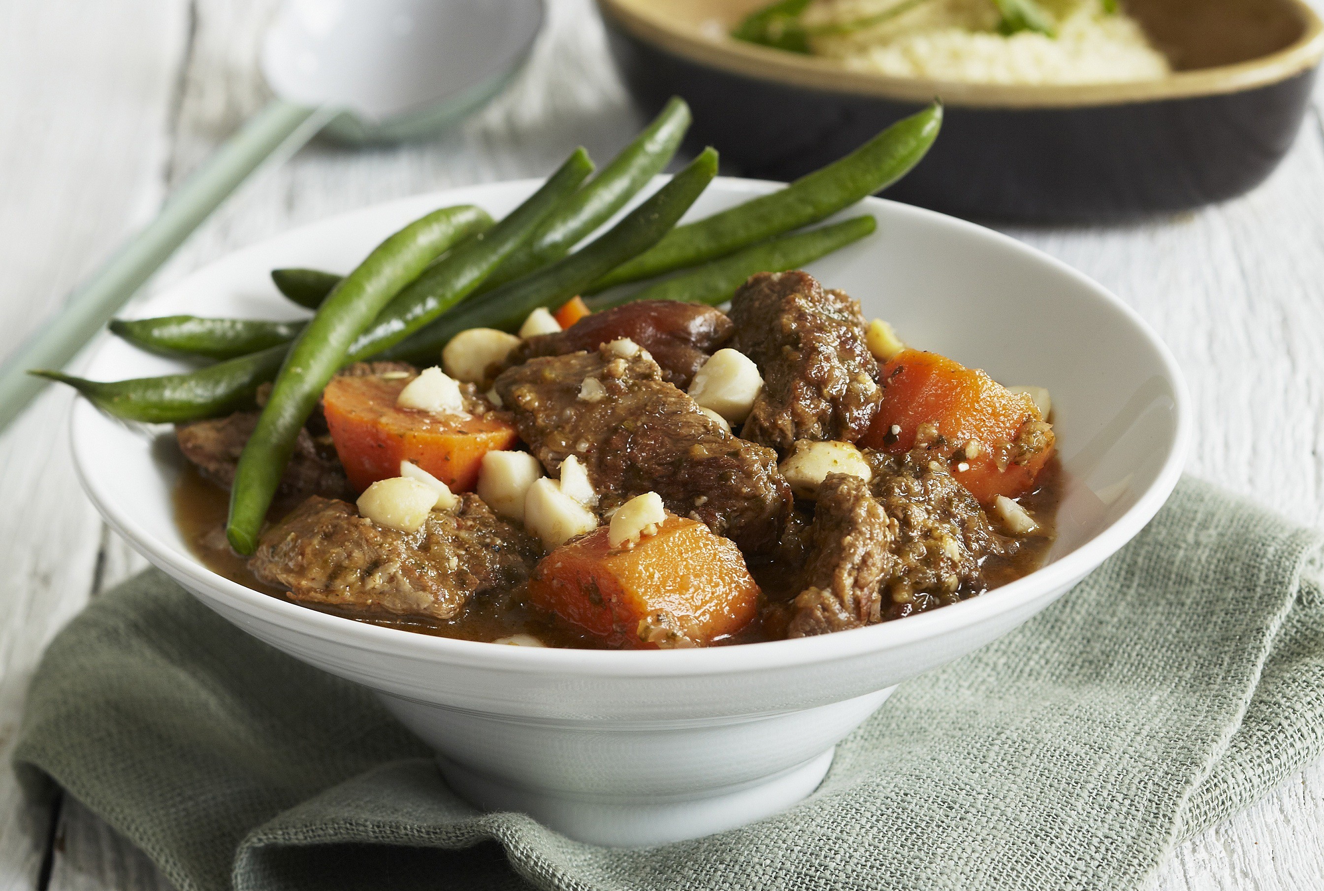 Lamm-Süßkartoffel-Tajine mit Macadamias