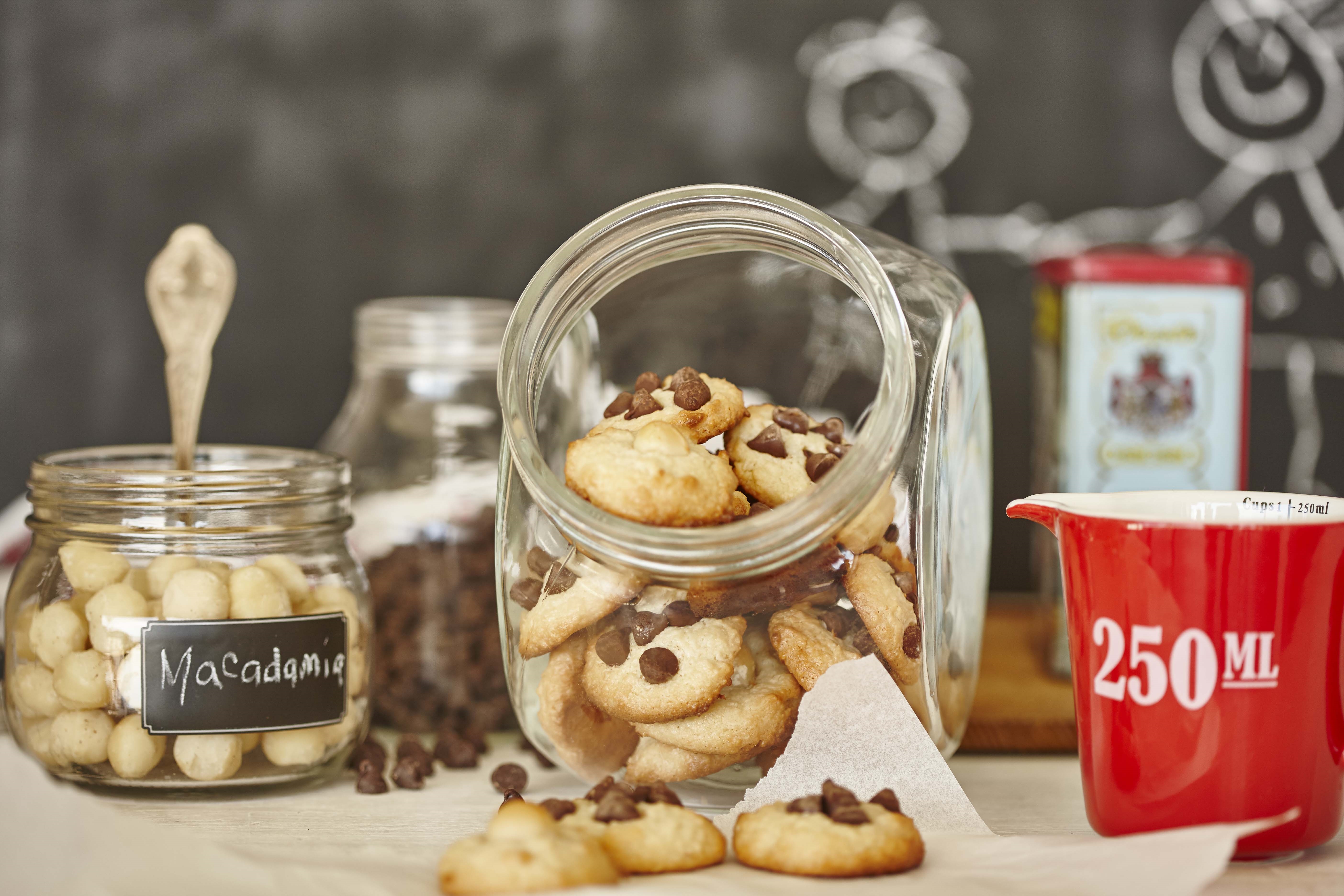 Macadamia Chocolate-Chip Cookies