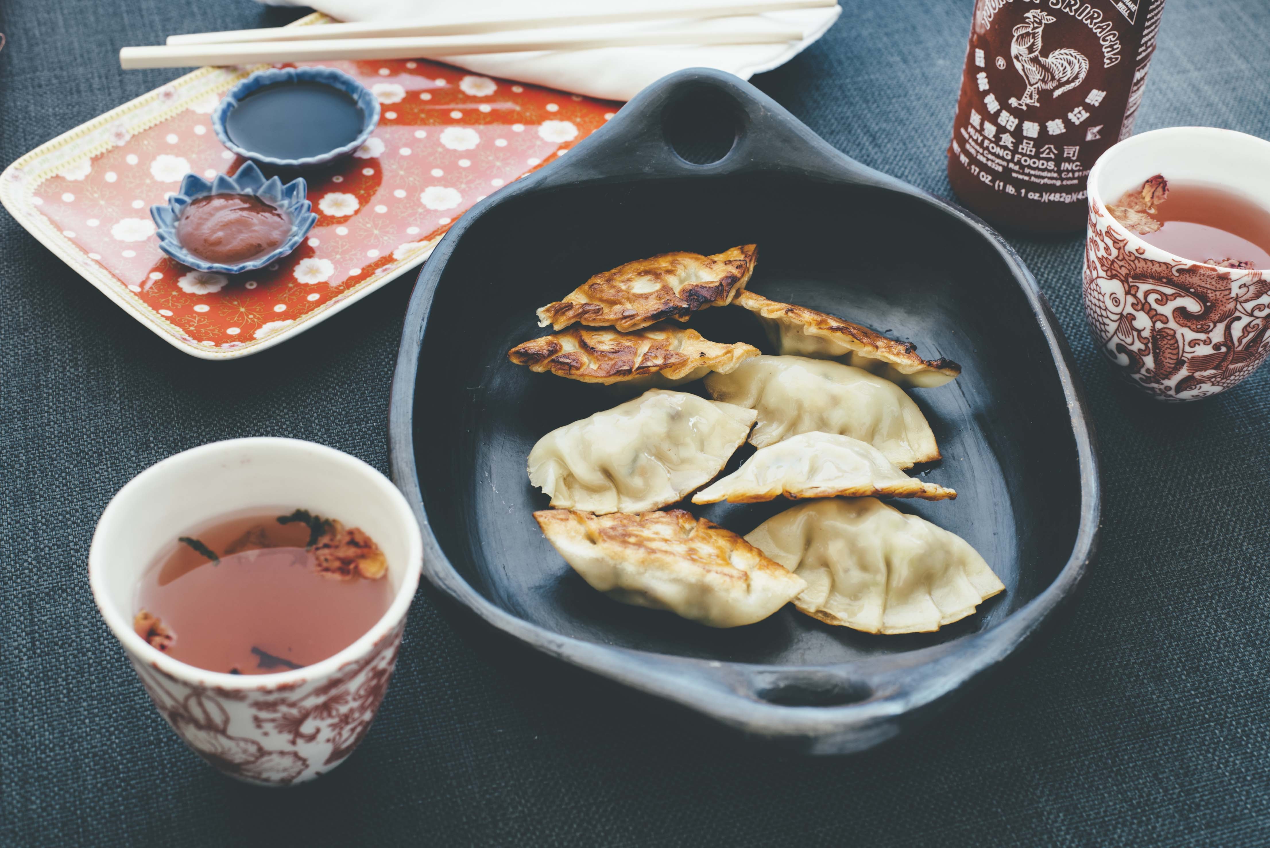 Mandu-Teigtaschen mit Macadamia, Schweinefleisch und Pilzen