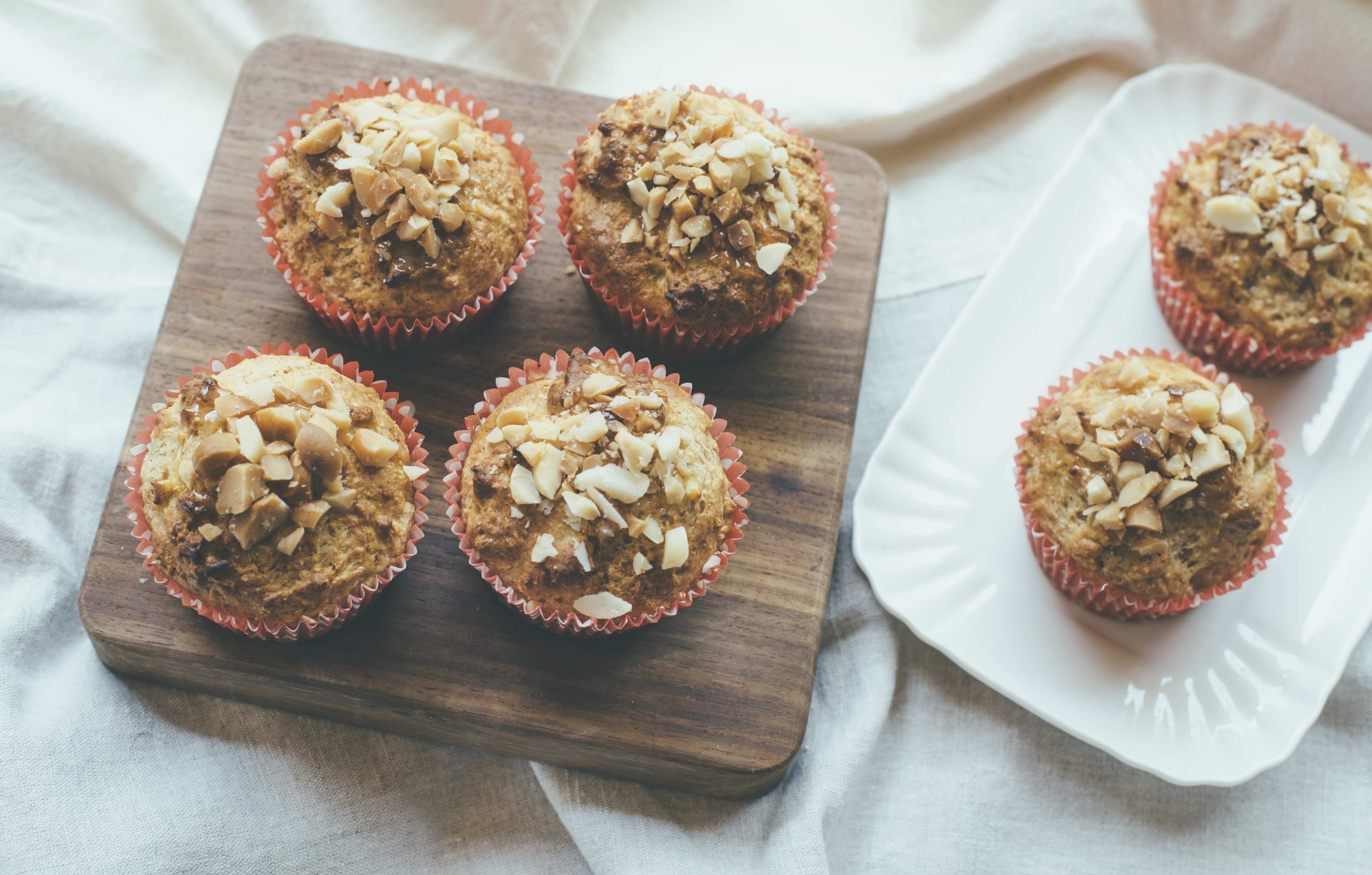 Vollkorn-Bananen-Honig-Macadamia-Muffins