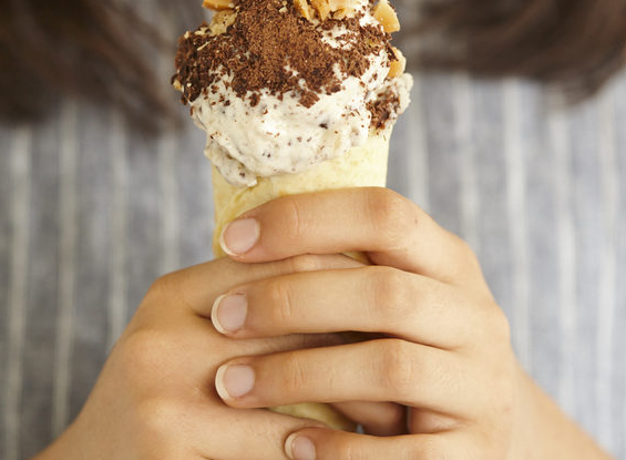 Vegane Waffeln mit Macadamia Nice-Cream